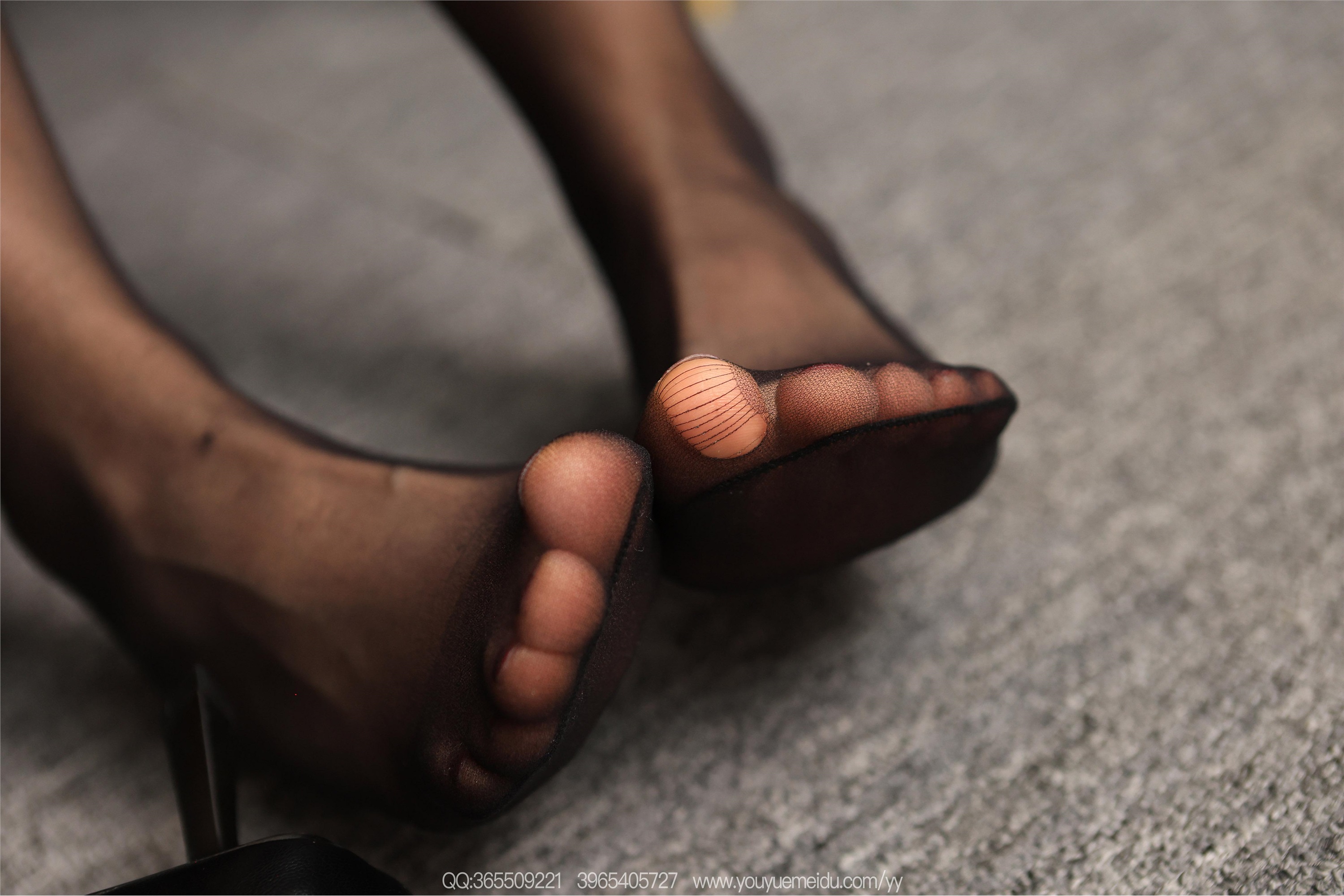 IESS异思趣向  2025.12.26 丝享家2248：小婕《黑丝短靴》